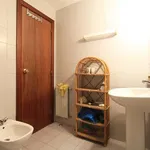 Rent a room of 80 m² in madrid