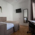 Rent a room of 140 m² in madrid