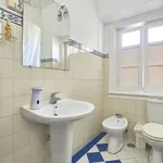 Rent a room in lisbon