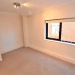 Flat to rent in Walton Road, Woking GU21