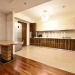 Rent 3 bedroom apartment of 150 m² in Bucuresti