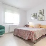 Alquilo 5 dormitorio apartamento de 441 m² en alicante