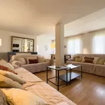 Rent a room of 280 m² in barcelona