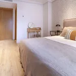 Rent 3 bedroom apartment of 145 m² in madrid