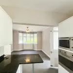 Rent 5 bedroom house in Mole Valley