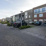 Huur 1 slaapkamer appartement van 152 m² in Almere