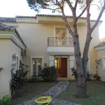 Rent 4 bedroom house of 540 m² in Altos de los Monteros