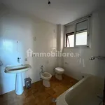 Affitto 3 camera appartamento di 120 m² in Campobasso