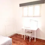 Rent 3 bedroom apartment in Lisbon