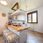 Rent 4 bedroom apartment of 130 m² in Comerio