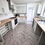 Rent 3 bedroom flat in Caerphilly