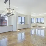 Rent 5 bedroom apartment of 295 m² in New York City