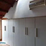 Affitto 4 camera appartamento di 120 m² in Palermo