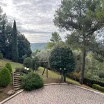 Rent 7 bedroom house of 250 m² in Narni