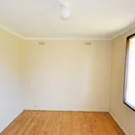 Rent 3 bedroom house in Riverina