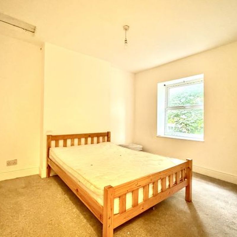 Cottage to rent in High Street, Eckington, Sheffield S21