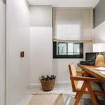 Rent 4 bedroom apartment of 66 m² in Barcelona