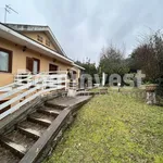 Rent 5 bedroom house of 210 m² in Roma