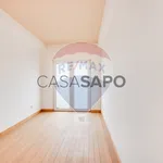 Rent 4 bedroom house of 369 m² in Almada