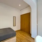 Rent 5 bedroom apartment in Barcelona