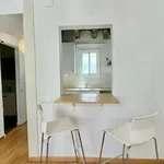 Rent 1 bedroom apartment of 40 m² in barcelona