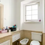 Rent a room of 210 m² in lisbon