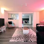 Rent 3 bedroom apartment of 89 m² in Cardiff