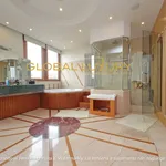 Rent 4 bedroom apartment of 265 m² in Rome