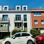 Maison de 230 m² avec 4 chambre(s) en location à Ukkel