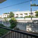 Apartamento T2 em moradia, terraço, Queijas