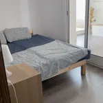 Rent 4 bedroom apartment in Barcelona