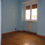 Rent 3 bedroom apartment of 90 m² in Roma