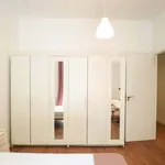 Rent a room of 122 m² in Barcelona