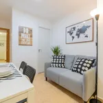 Rent 4 bedroom apartment in Valencia