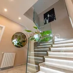 Rent 5 bedroom house of 380 m² in Roma