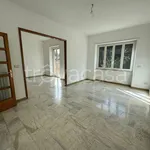 Affitto 4 camera appartamento di 104 m² in Roma