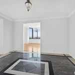 Rent 3 bedroom apartment of 232 m² in New York