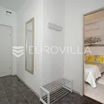 Rent 2 bedroom apartment of 66 m² in Split