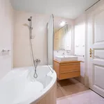 Pronajměte si 3 ložnic/e byt o rozloze 107 m² v Prague