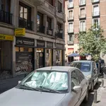 Rent a room of 220 m² in madrid