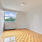 Appartement de 710 m² avec 1 chambre(s) en location à Toronto