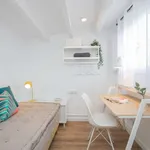 Rent 2 bedroom apartment of 65 m² in barcelona