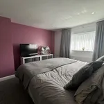 Rent 3 bedroom flat in Yorkshire And The Humber