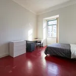 Rent a room of 399 m² in Lisboa