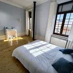 Rent a room of 175 m² in Porto