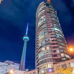 Appartement de 871 m² avec 3 chambre(s) en location à Old Toronto