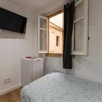 Rent a room of 100 m² in valencia