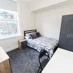 Rent 4 bedroom apartment in Leeds