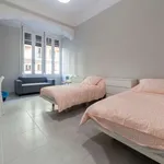 Rent a room of 120 m² in valencia