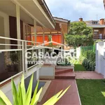 Rent 5 bedroom house of 300 m² in Roma